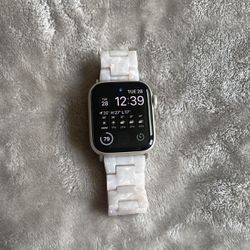 Apple Watch SE   [Excellent condition]