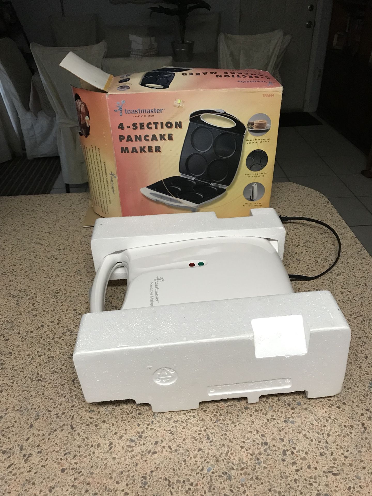 Refined 4-section Pancake Maker from Toastmaster