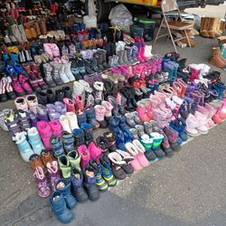 Snow Boots For Sale Diferents Sizes Available $10  To $40