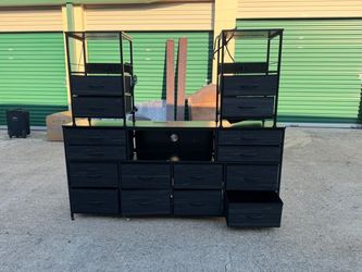 Dresser set