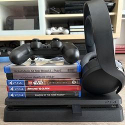 PlayStation 4 Slim Bundle 