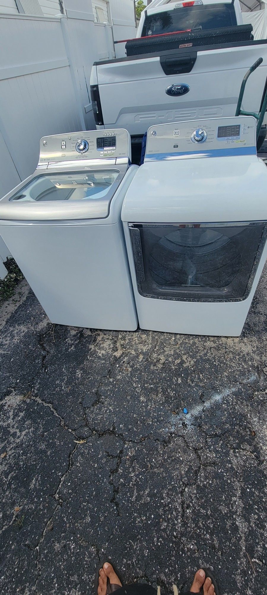 GE SMART STAINLESS STEEL Top LOAD WASHER AND DRYER 27"S