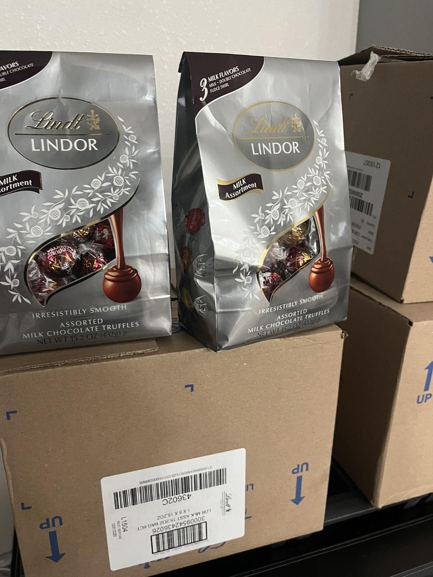 Lindor Milk Chocolate Box