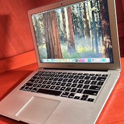 Apple MacBook Air 13” I5/8GB/128GB SSD macOS 15.1 Sequoia $200