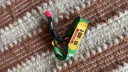 ACL 3 day wristband for Sunday. Very loose
