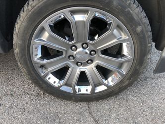 22inch Denali wheels 90% tread left