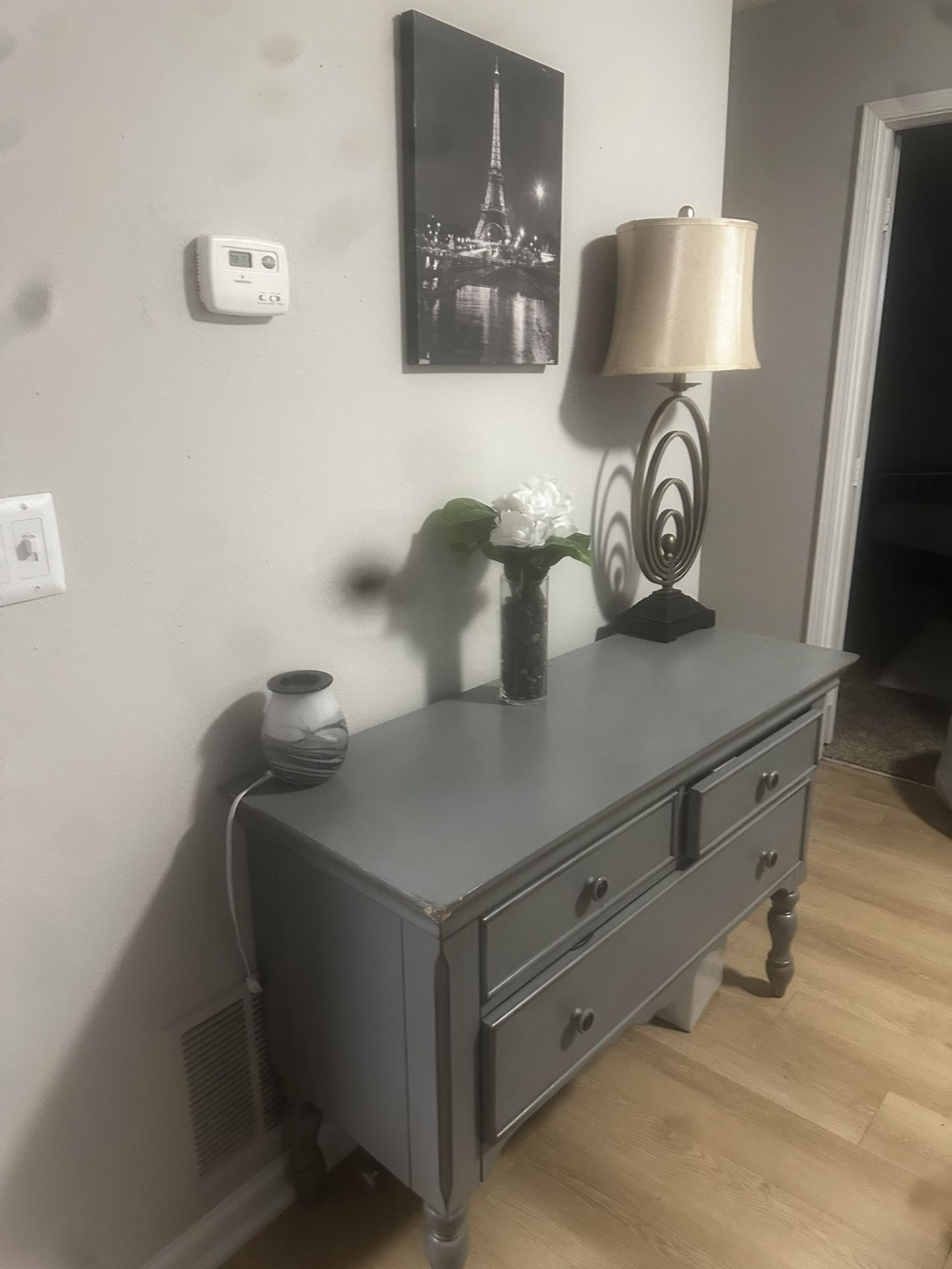 Vintage Dresser And 2 Vintage Lamps