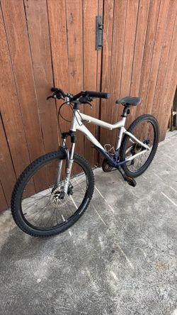 Giant mountain bike Yukon first model of 18 inch frame