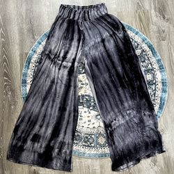 GeeGee Women’s Large Blue Tie-Dye Wide Leg Pants with Elastic Waistband and Pockets