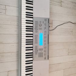 Casio Wk-225 Electronic Piano 