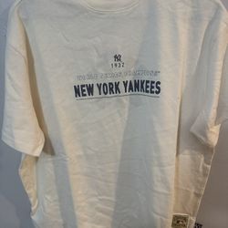 MLB New York Yankees Women’s Mitchell & Ness Boyfriend Tee Size Medium 