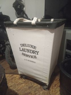 Deluxe Laundry Service Rolling Canvas Hamper 2.75 Bushels