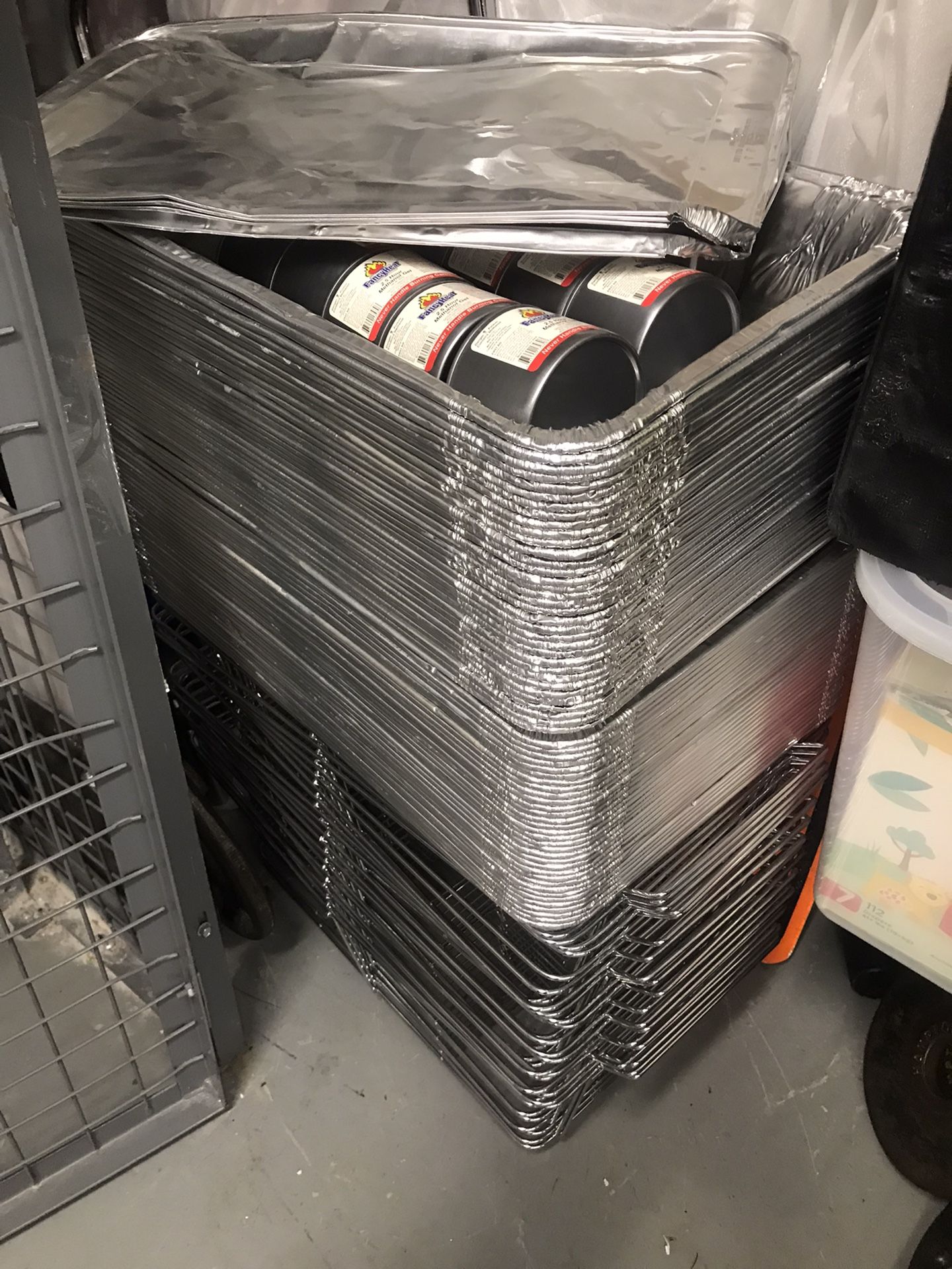 Disposable Catering Buffet Trays 75 trays, 20 holders, 10 Heaters