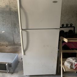 Refrigerator 