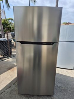 Standard Size Fridge In Great Condition $250