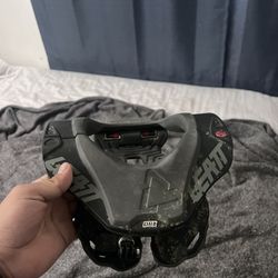 Leatt 5.5 Neck Brace 