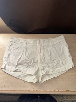 Abercrombie & Fitch White Shorts with Pleated Design