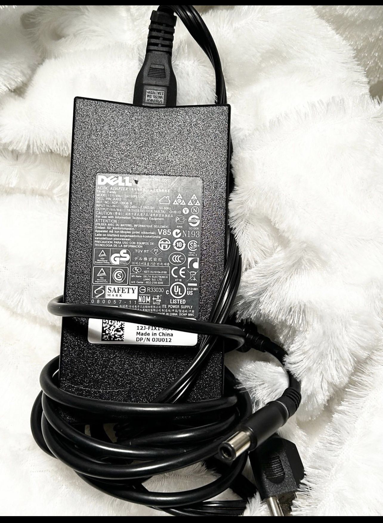 DELL 130W AC/DC ROUND TIP POWER ADAPTER DA130PE1-00 JU012