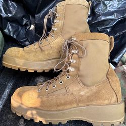 Military Surplus Altama GoreTex boots, like new, men’s 9.5
