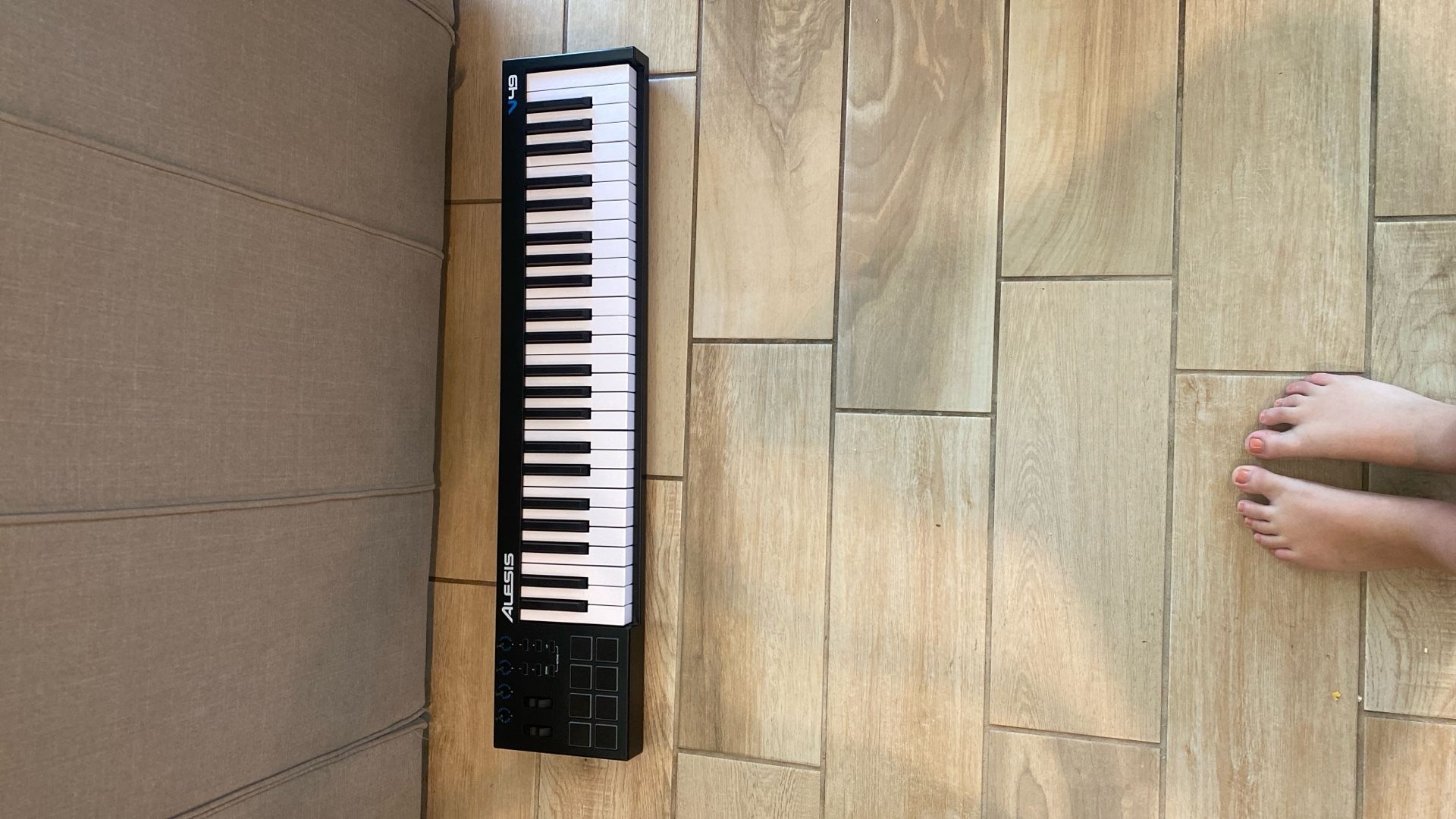 Alesis V49 49-key MIDI controller