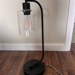 Modern Lamp (black)