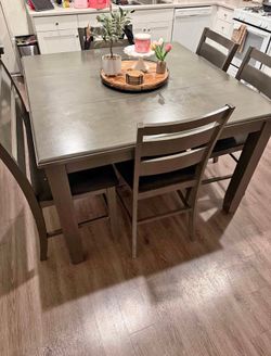 Nice Wooden Leaf Dining Table with Chairs