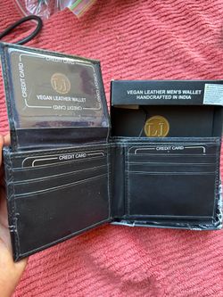 Vegan Leather Wallet – Modern & Stylish