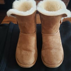 Ugh Bailey Button Boots - Size 4