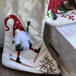 15 Cash  Xmas Stockings Set Of 4 Near AV College  