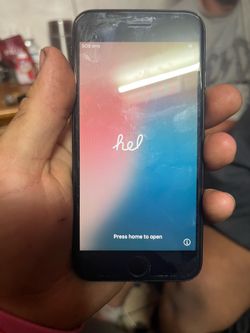 Mint 2022 iPhone SE 64 GB case included or best offer