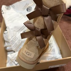 Uggs - Bailey bow II Boots (NEW)