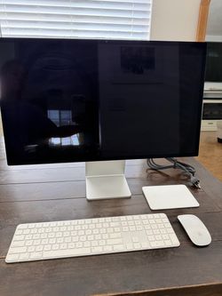 Apple Studio Display & Accessories