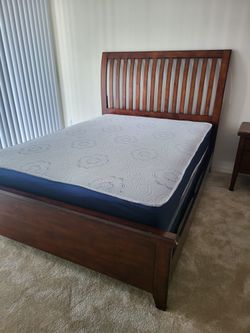 NEW QUEEN-SIZE MATTRESS AND BOX SPRING 💤