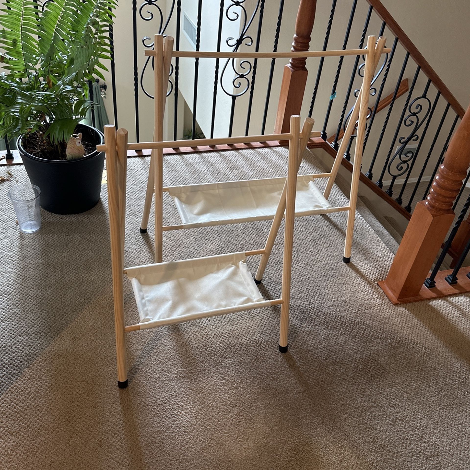 Montessori Clothing Racks For Kids
