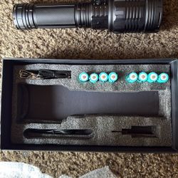 Lone Survivor Military Flashlight 