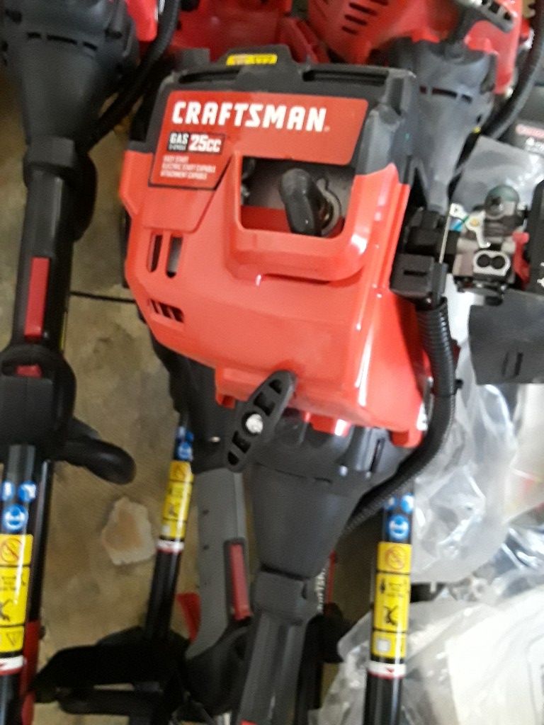 Craftsman gas 2 cycle 25cc weed eaters detachable retails for 199 at