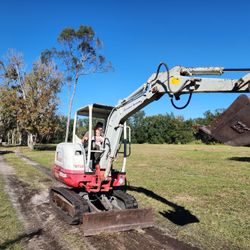 Excavator/ Dump Trailer Work Service 