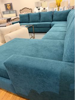 Sectionals in Stock // Seccionales Disponibles
