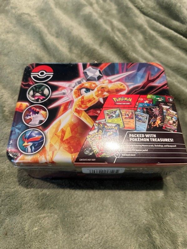 Charizard Collector's Chest