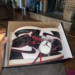 Bloodline Jordan 1