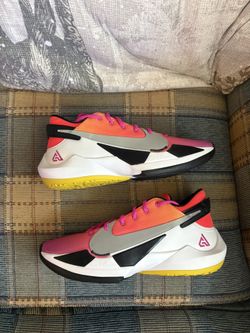 Giannis Zoom Freak 2