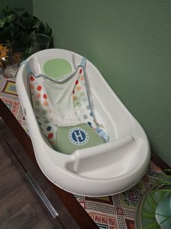 Hopscotch Lane 3-in-1 Baby Bathtub with Sling – Like New!