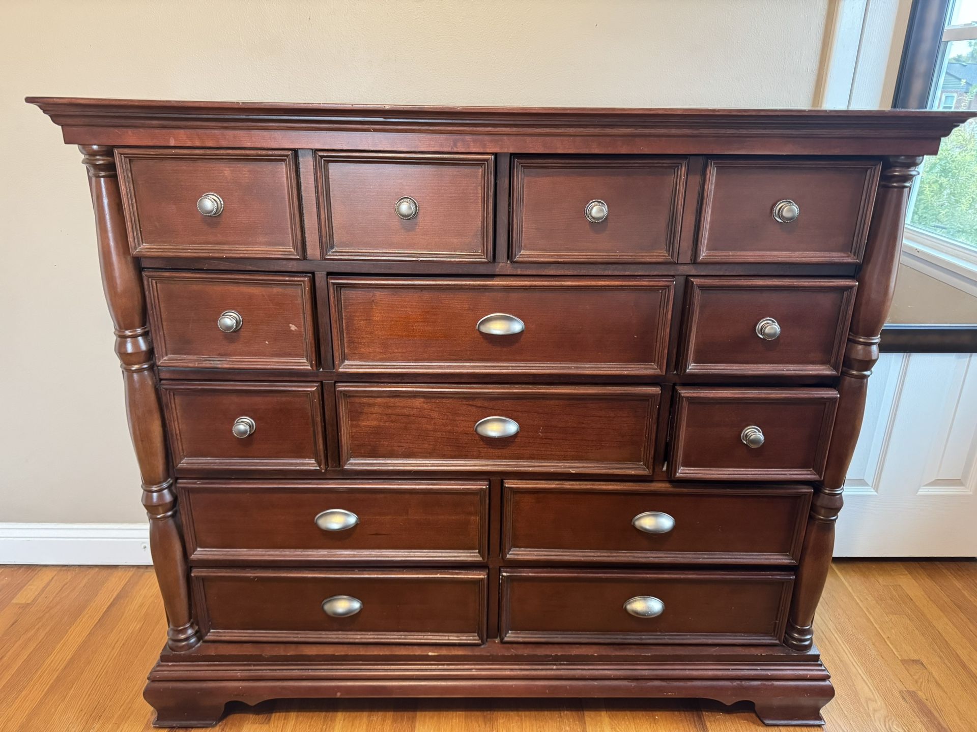 (12 Drawer) Dresser And Beveled Mirror Set