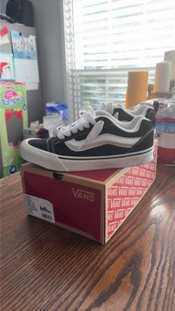 Vans “Knu Skool” GS Size 6.5Y