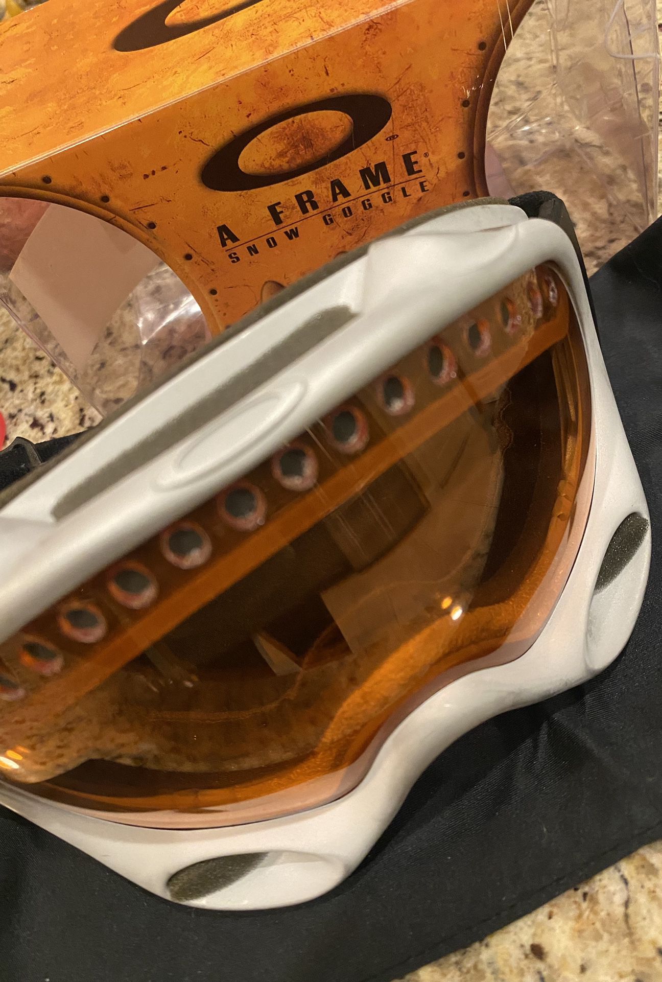 Snowboard goggles-Oakley A Frame