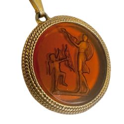 Goldette  Vintage  Amber  Glass  Intaglio of Venus and Cupid  Pendant on  gold tone chain