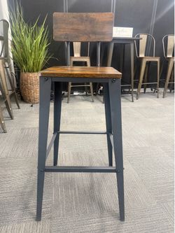 Bar stool