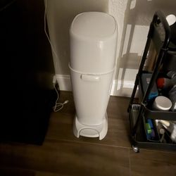 Diaper genie 