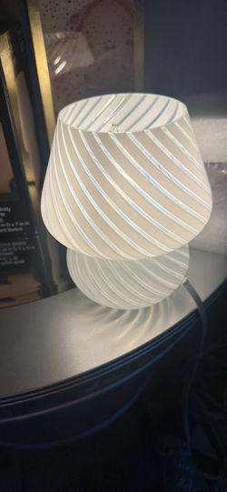 🆕 Set of 2 White Swirl Glass Mushroom Lamps 7” New in Box $15 each