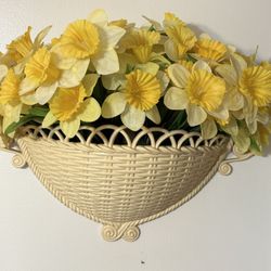Vintage 1970s Burwood / Homco White Wicker Wall Pocket Planter